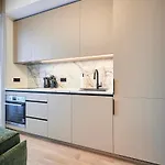 Brand New 2026 - Self Check-in - Balcony - Near Hilton Appartement