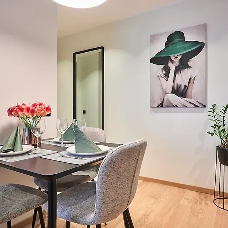 Brand New 2026 - Self Check-in - Balcony - Near Hilton *