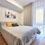 Appartement Brand New 2026 - Self Check-in - Balcony - Near Hilton *